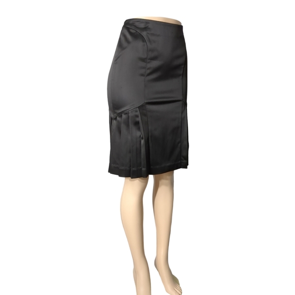 BEBE Gorgeous Black Satin Skirt Size 6,. - Picture 3 of 15